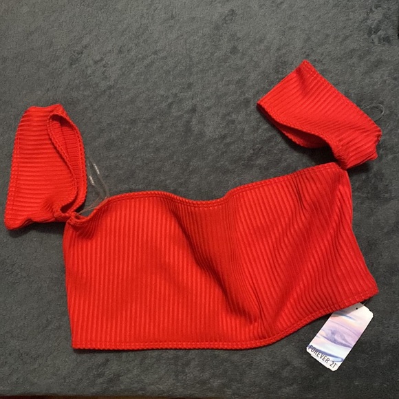 Red bikini - Picture 3 of 3